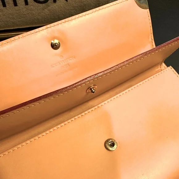 SOLD Limited edition Louis Vuitton White Monogram Multicolor Sarah Wallet - Picture 5 of 11